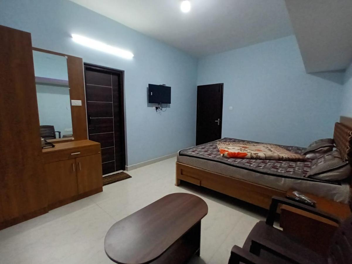 Апартаменты Karpagam Residency Утакаманд Экстерьер фото